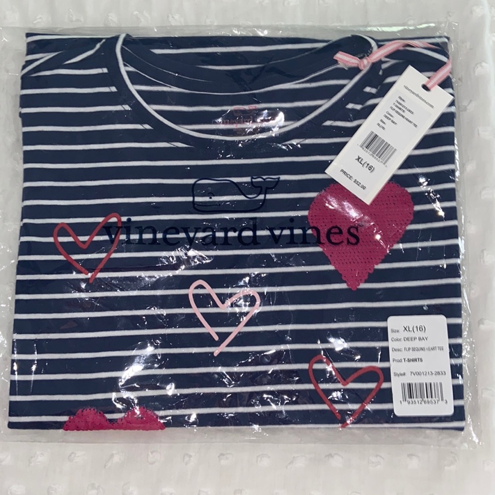 NWT $52 Vineyard Vines top 16